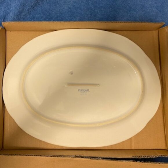 Pfaltzgraff Winterberry Oval Platter - Picture 3 of 4